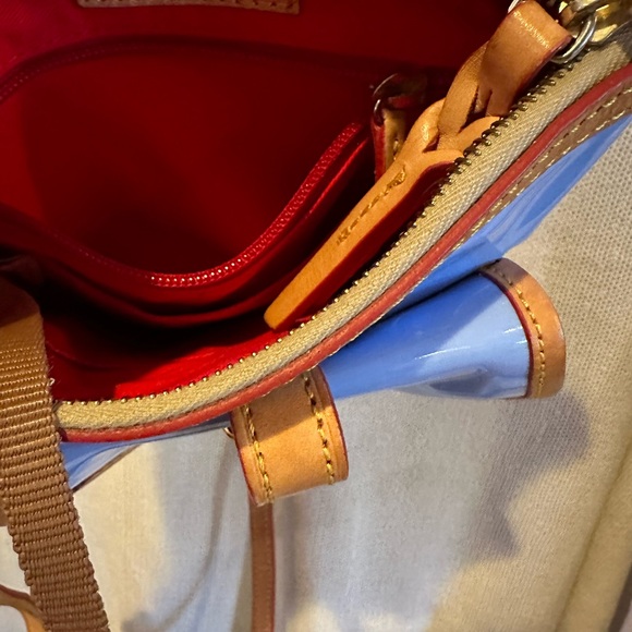 Dooney & Bourke Patent Leather Crossbody Bag Vintage - Picture 10 of 11